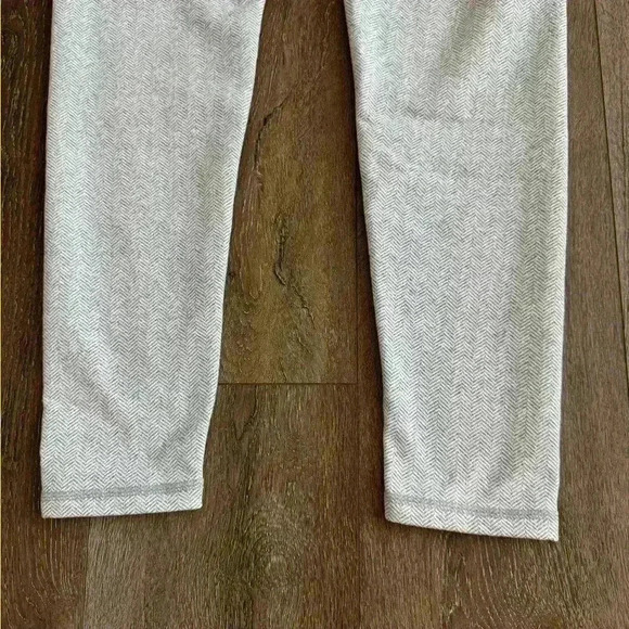 Kyodan Outdoor pants.  Women’s size medium. Grey and white in color. - Picture 7 of 10